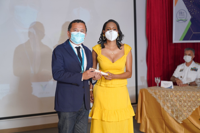 Se realizó la imposición de medallas a los méritos, Comercial, Industrial y/o de Servicios y Cívico en el XXIX Encuentro de Afiliados de la Cámara de Comercio de Buenaventura 