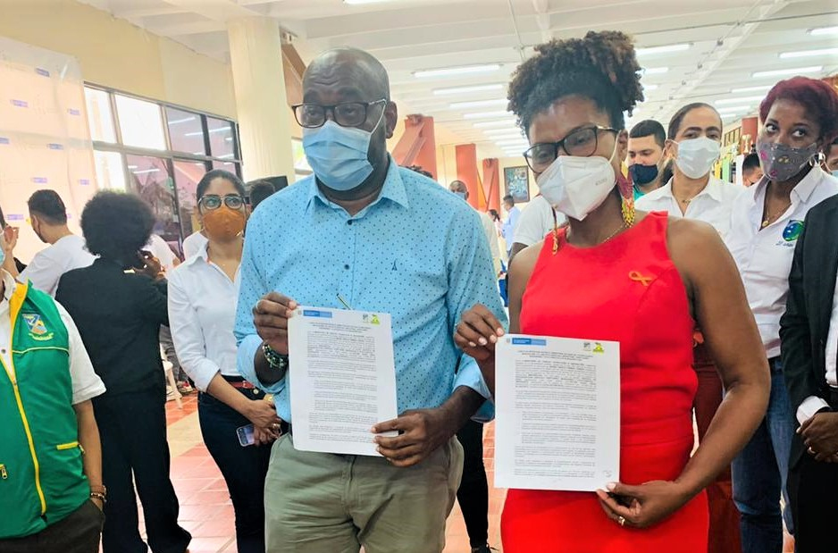 El alcalde Distrital, Víctor Vidal, firmó pacto regional con Minciencias por los jóvenes de Buenaventura