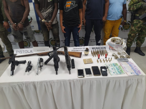 12 personas capturadas fue el resultado de un operativo realizado por más de 200 hombres de la Fuerza Pública en Buenaventura