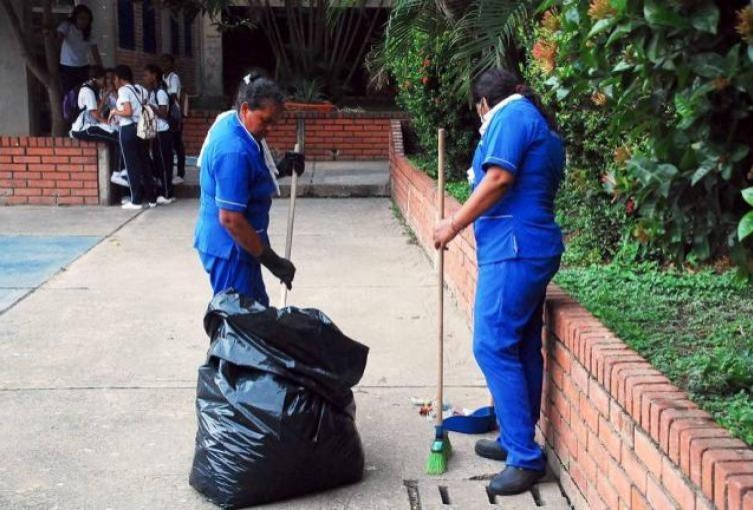 Personal de la Empresa Servicol SAS se encargará de prestar el servicio de aseo en las instituciones educativas oficiales de Buenaventura