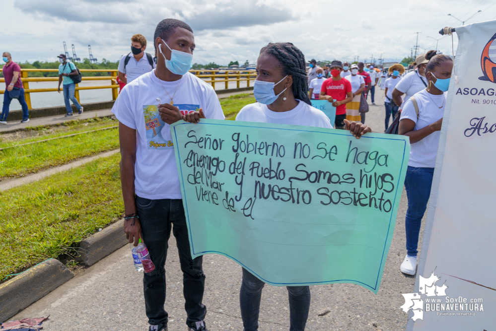 Sector pesquero de Buenaventura marchó contra el Decreto 282 de 2021 que restringe la pesca del toyo y otras especies