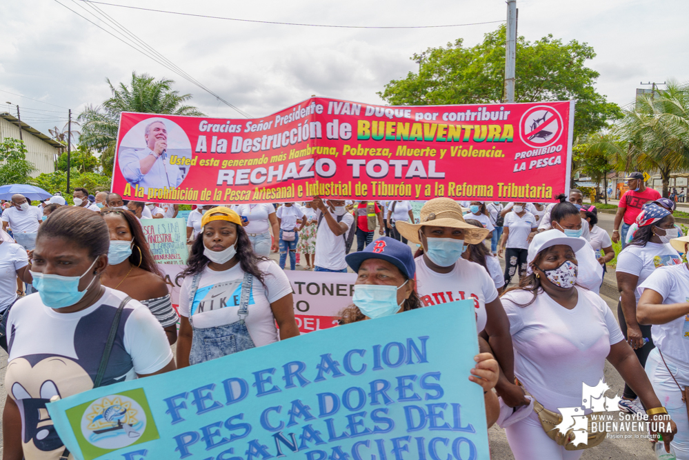 Sector pesquero de Buenaventura marchó contra el Decreto 282 de 2021 que restringe la pesca del toyo y otras especies