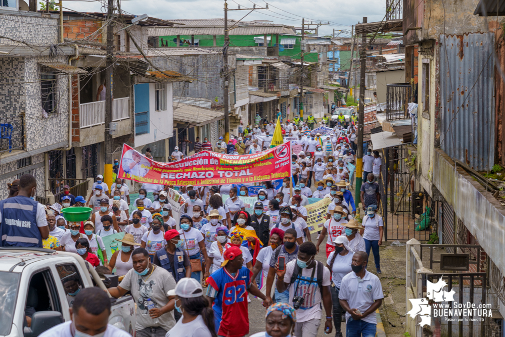 Sector pesquero de Buenaventura marchó contra el Decreto 282 de 2021 que restringe la pesca del toyo y otras especies