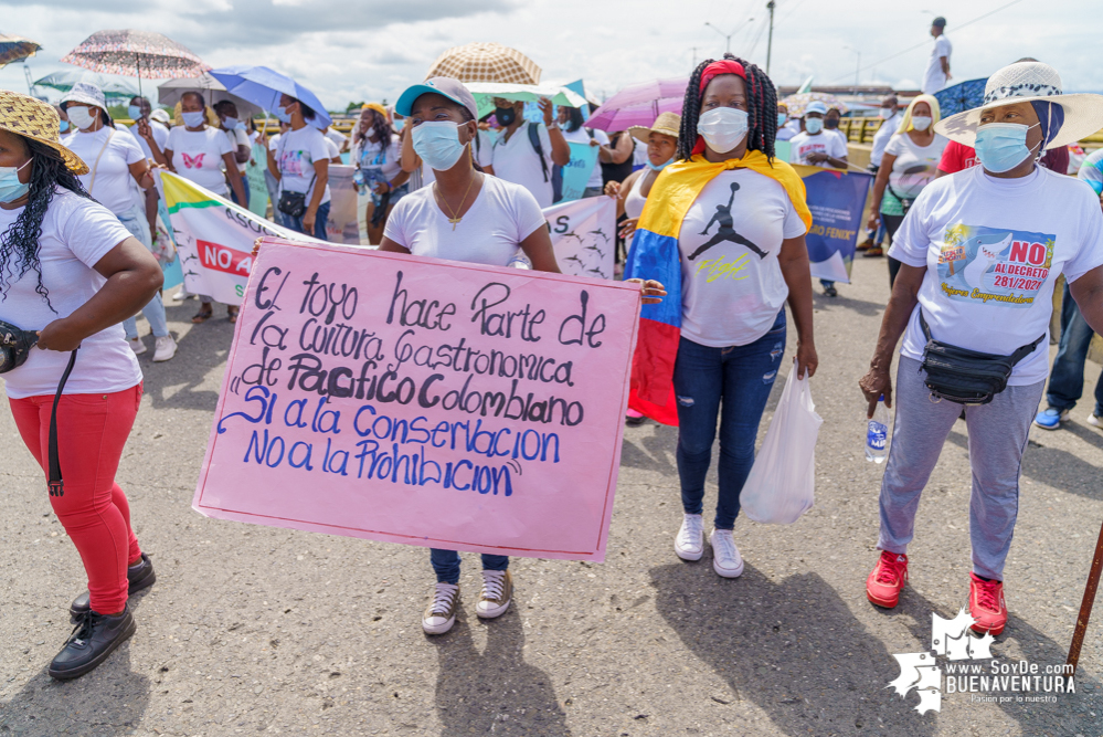 Sector pesquero de Buenaventura marchó contra el Decreto 282 de 2021 que restringe la pesca del toyo y otras especies