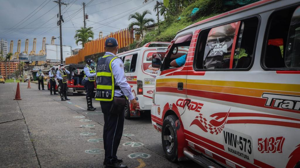 Fijan nuevas tarifas y pico y placa para vehículos de servicio público en el Distrito de Buenaventura