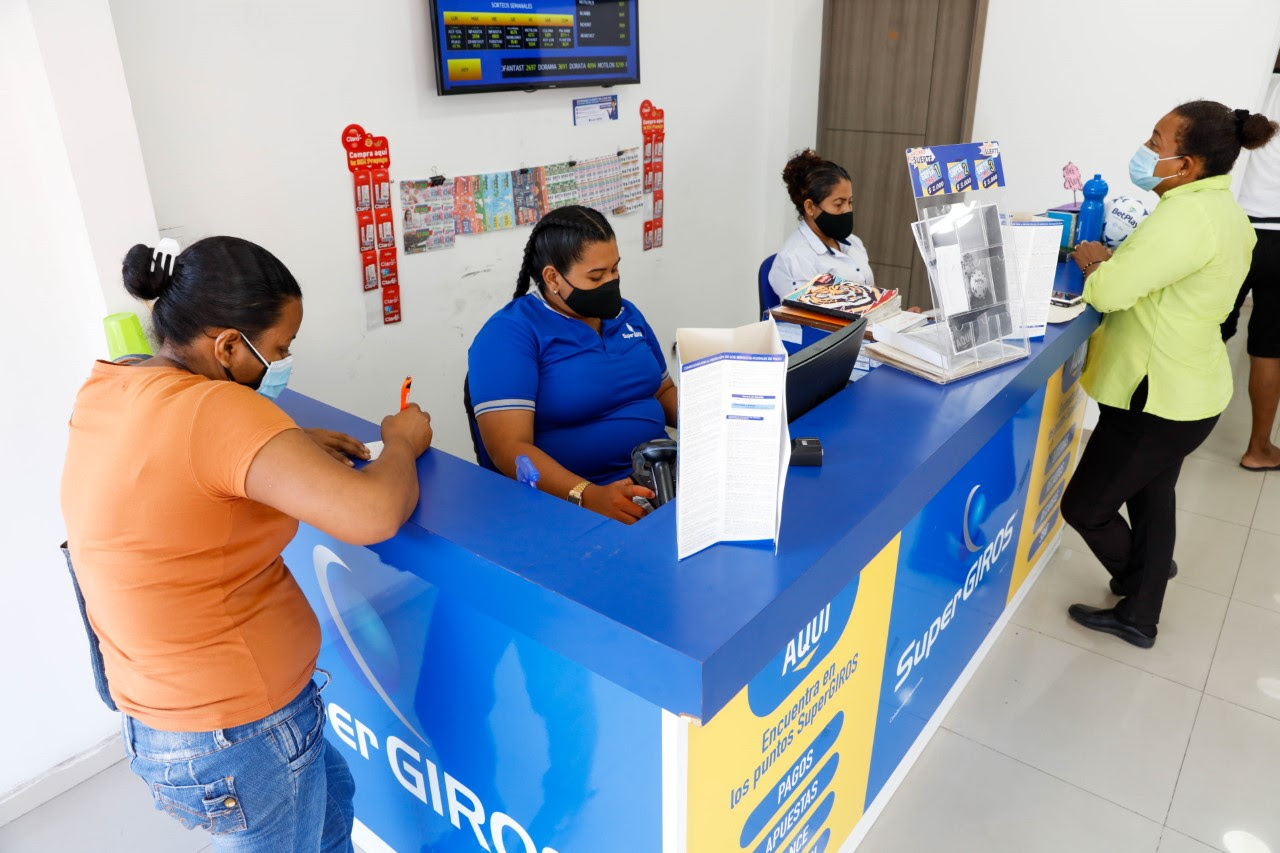 Inician pagos de ciclos pendientes para beneficiarios de Ingreso Solidario