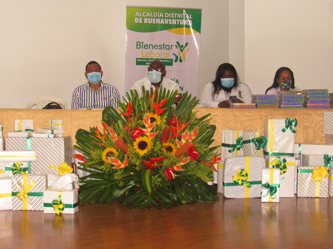 41 docentes de instituciones educativas oficiales fueron exaltados por la Secretaría de Educación en la celebración del Día del Maestro en Buenaventura 