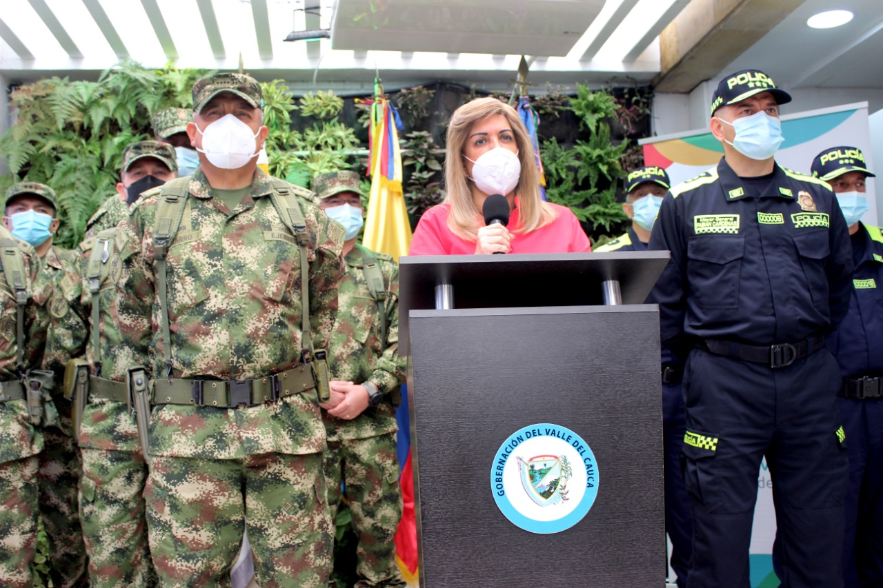Plan de recompensa por información de cabecillas responsables de crimen de suboficial del Ejército y ataque a buses en Florida