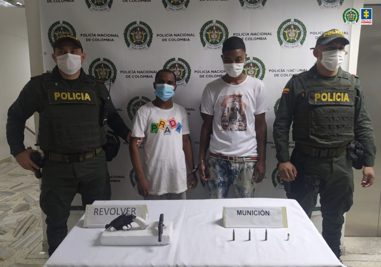 Fueron privados de la libertad dos hombres señalados de portar de manera ilegal, armas y municiones de las Fuerzas Armadas 