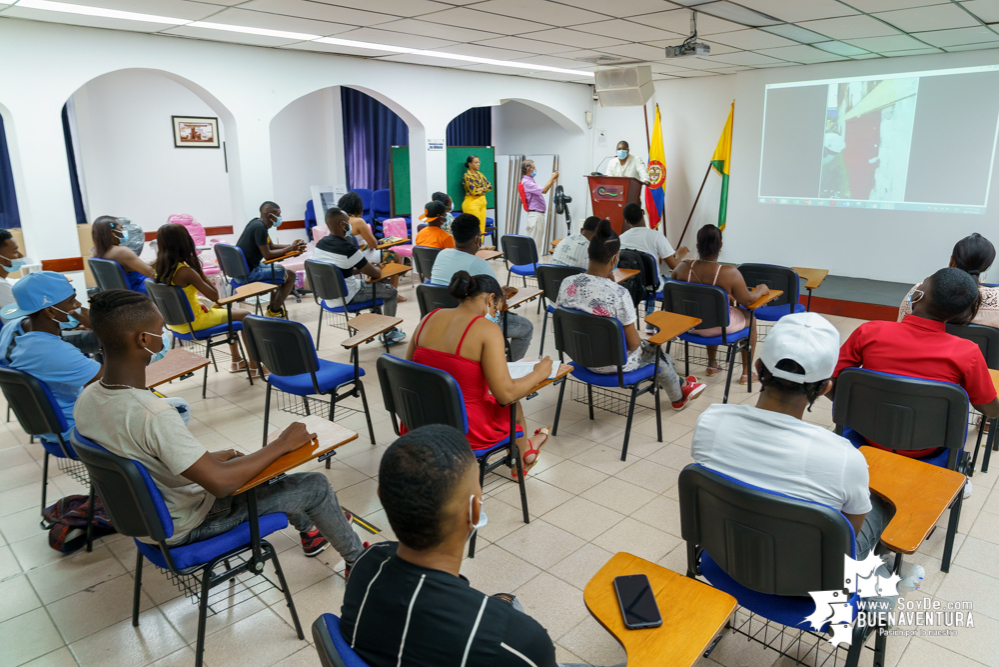 Se certificaron 20 emprendedores del sector Peluquero y Barbero del programa Jóvenes Resilientes en el Distrito de Buenaventura