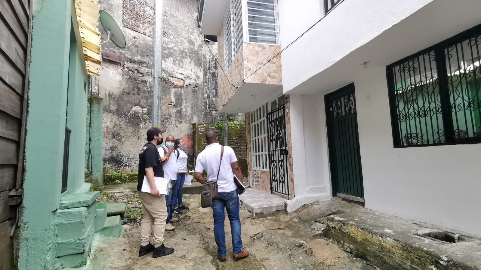 Visitan posibles beneficiados para titulación de bien fiscal en Buenaventura 