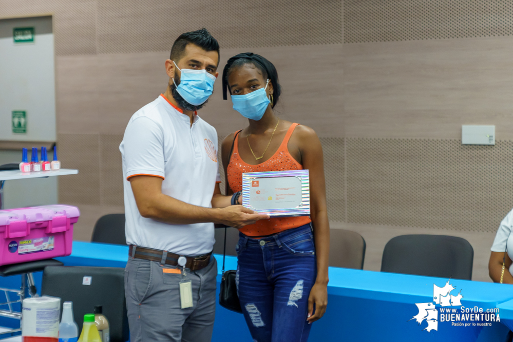 42 nuevos peluqueros, estilistas, barberos y manicuristas, preservarán el estilo afro en Buenaventura