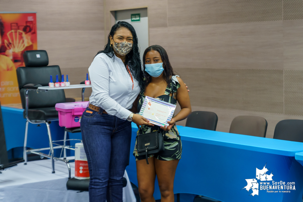 42 nuevos peluqueros, estilistas, barberos y manicuristas, preservarán el estilo afro en Buenaventura