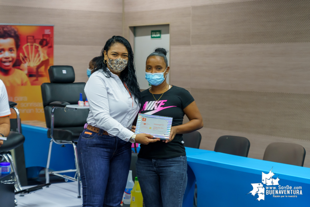 42 nuevos peluqueros, estilistas, barberos y manicuristas, preservarán el estilo afro en Buenaventura