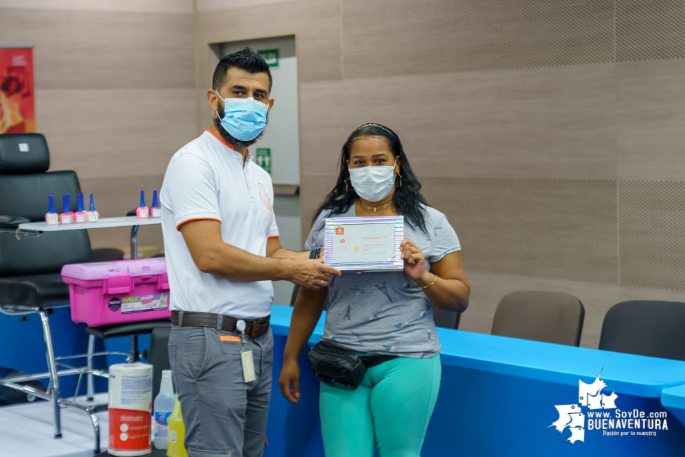 42 nuevos peluqueros, estilistas, barberos y manicuristas, preservarán el estilo afro en Buenaventura