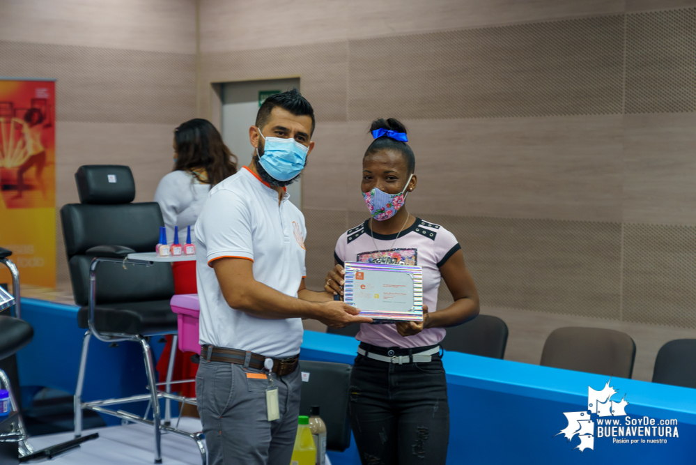42 nuevos peluqueros, estilistas, barberos y manicuristas, preservarán el estilo afro en Buenaventura