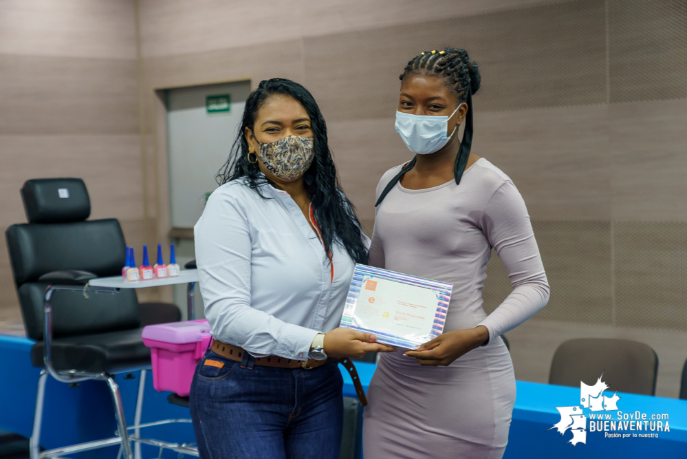42 nuevos peluqueros, estilistas, barberos y manicuristas, preservarán el estilo afro en Buenaventura