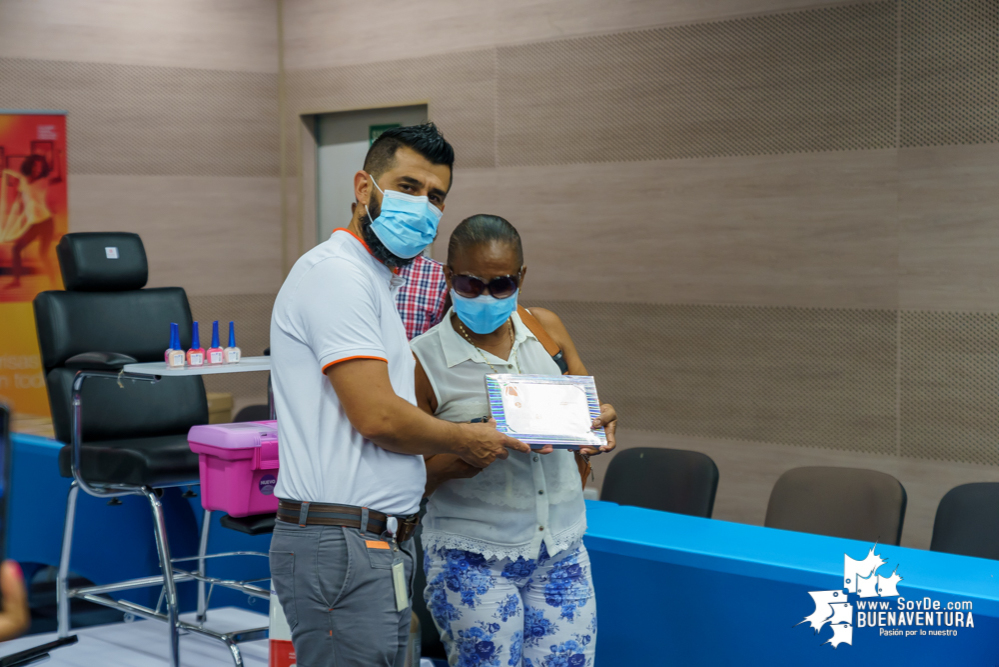 42 nuevos peluqueros, estilistas, barberos y manicuristas, preservarán el estilo afro en Buenaventura