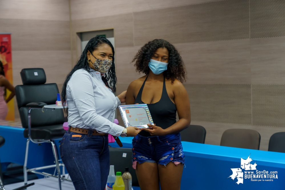 42 nuevos peluqueros, estilistas, barberos y manicuristas, preservarán el estilo afro en Buenaventura