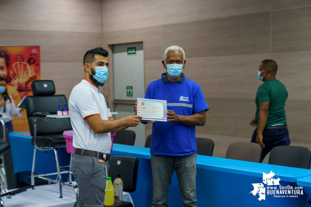 42 nuevos peluqueros, estilistas, barberos y manicuristas, preservarán el estilo afro en Buenaventura