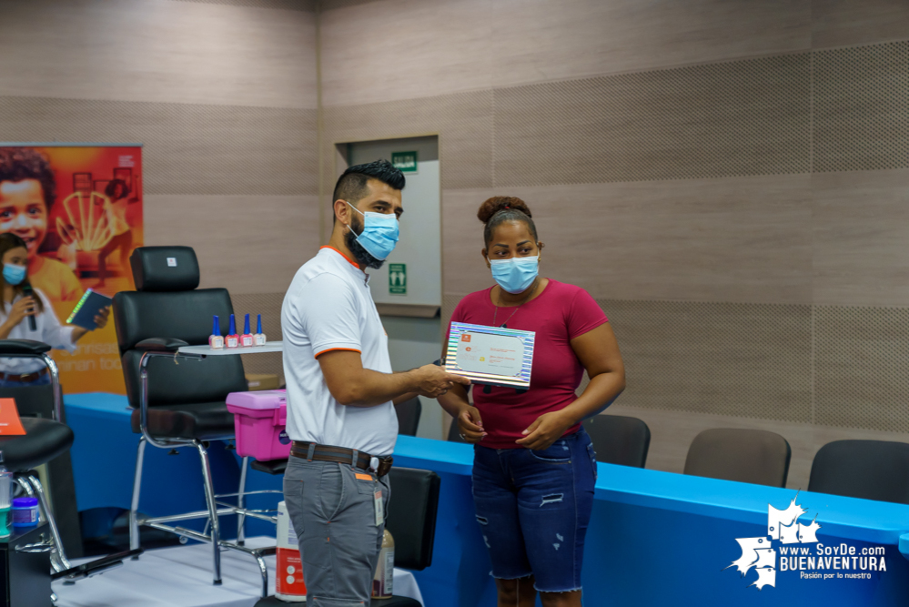 42 nuevos peluqueros, estilistas, barberos y manicuristas, preservarán el estilo afro en Buenaventura