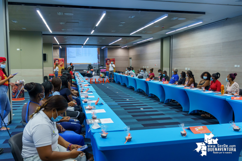 42 nuevos peluqueros, estilistas, barberos y manicuristas, preservarán el estilo afro en Buenaventura