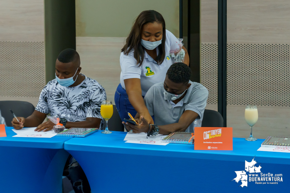 42 nuevos peluqueros, estilistas, barberos y manicuristas, preservarán el estilo afro en Buenaventura