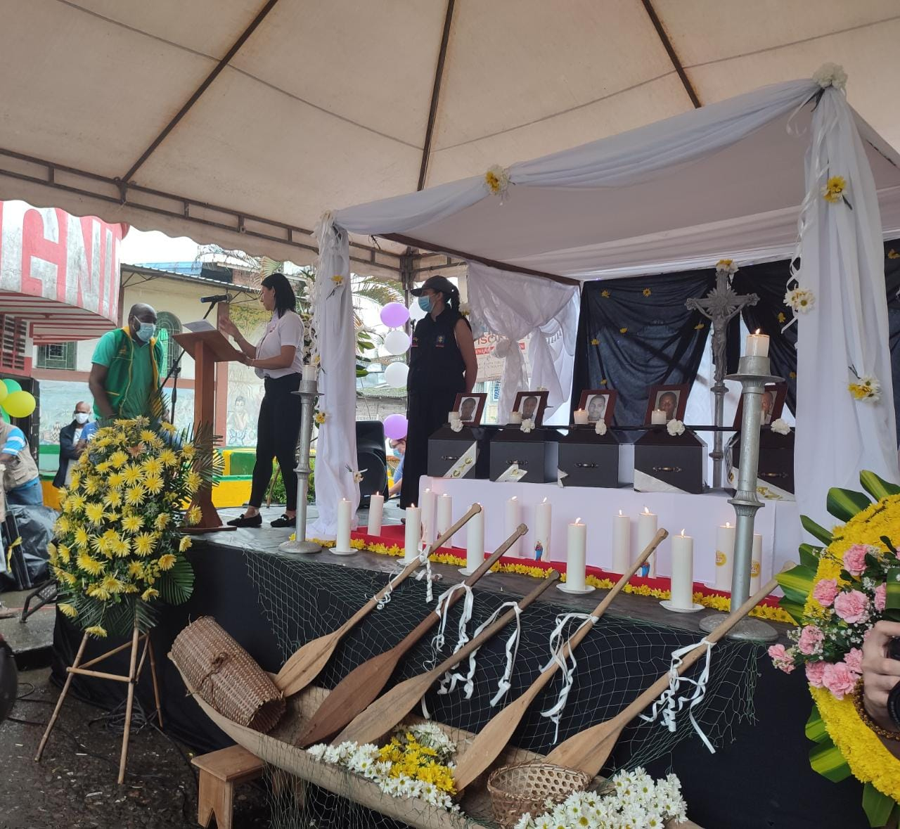 En un acto de reparación se entregó a sus seres queridos los cuerpos de cincos pescadores desaparecidos en Buenaventura 