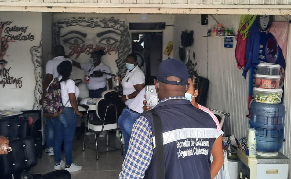 En operativo de vigilancia y control fue cerrada una sala de belleza por realizar procedimientos no autorizados