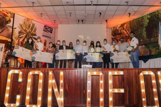 Las estatuillas del Halcón de Oro 2021 se quedaron en las manos de las comunidades organizadas