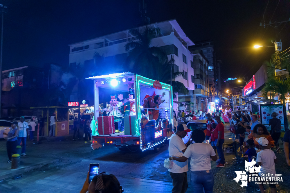 Con el apoyo de la Administración Distrital de Buenaventura, Celsia realizó el desfile mágico de la buena energía en Navidad