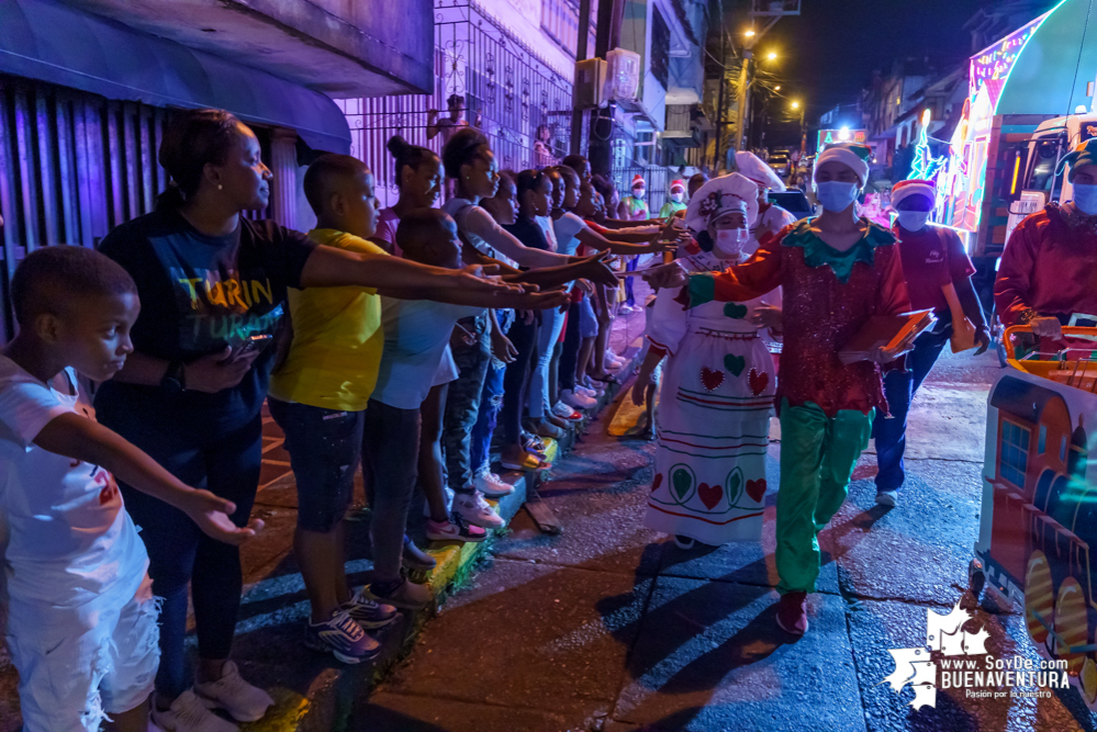 Con el apoyo de la Administración Distrital de Buenaventura, Celsia realizó el desfile mágico de la buena energía en Navidad
