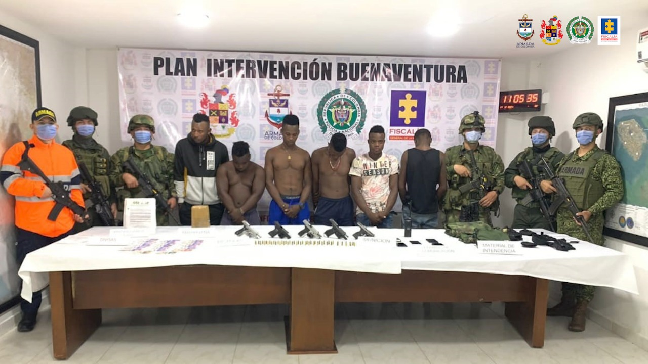 Aseguradas 6 personas por porte ilegal de armas, tráfico de estupefacientes y otros delitos en Buenaventura 