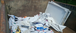 Publicidad política exterior instalada sin autorización es retirada por la Dirección Técnica Ambiental de l Alcaldía Distrital de Buenaventura