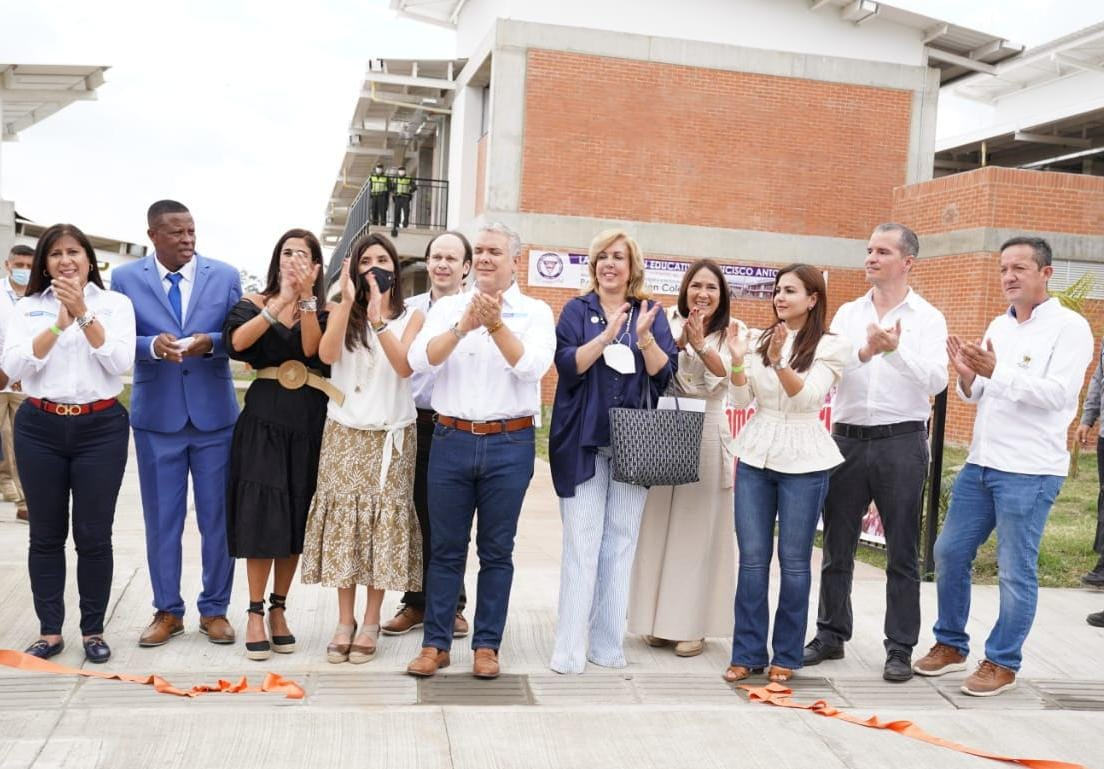 El presidente Iván Duque ratificó su compromiso para culminar proyectos estratégicos de infraestructura para el Valle
