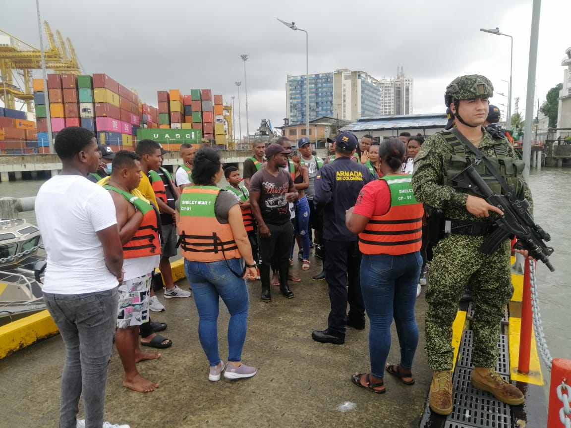 La Armada de Colombia rescató 25 personas víctimas de hurto en el mar en Buenaventura