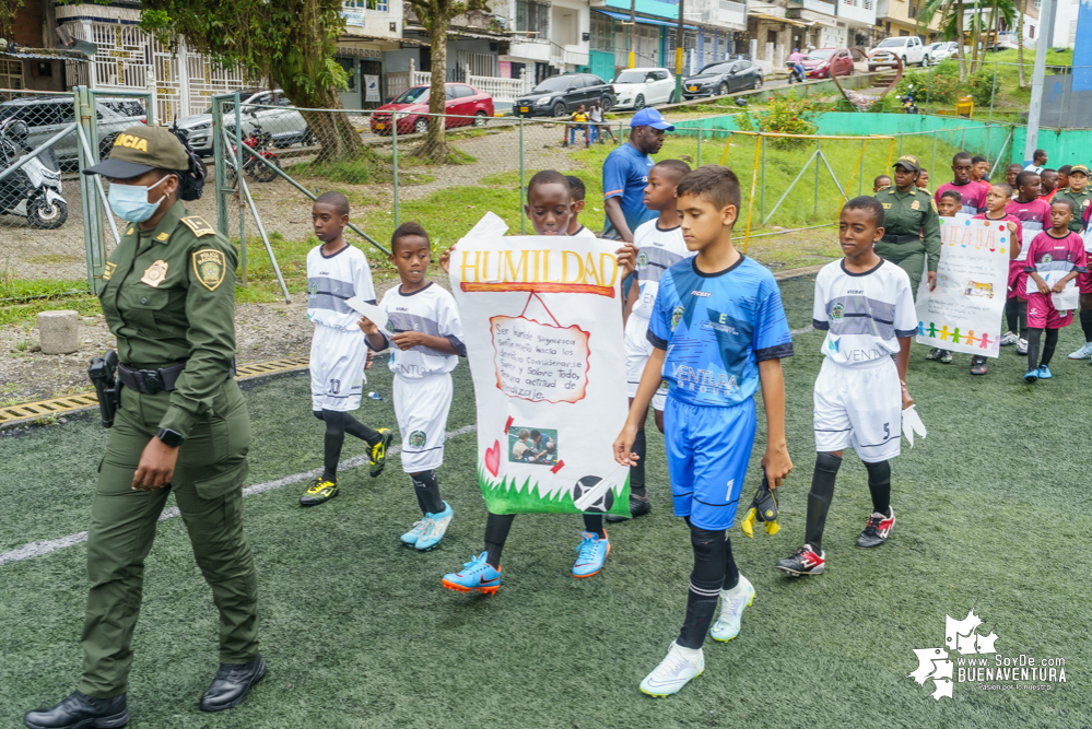Avanza con éxito el torneo de fútbol Copa Sin Fronteras, auspiciado por la Policía, la Diócesis de Buenaventura y la Fundación Étikaverde para menores de 10 años