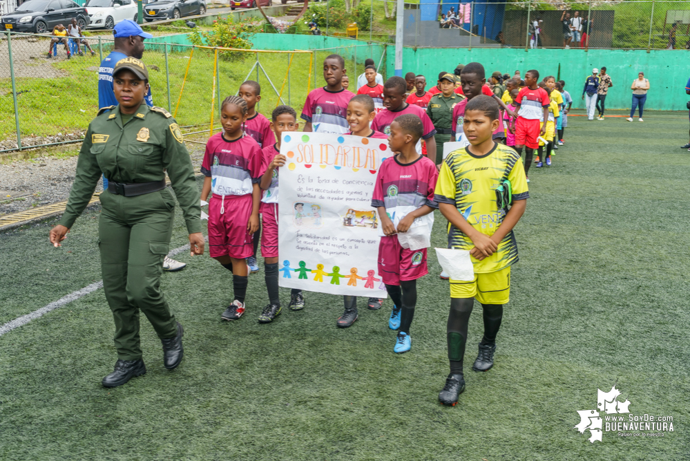 Avanza con éxito el torneo de fútbol Copa Sin Fronteras, auspiciado por la Policía, la Diócesis de Buenaventura y la Fundación Étikaverde para menores de 10 años