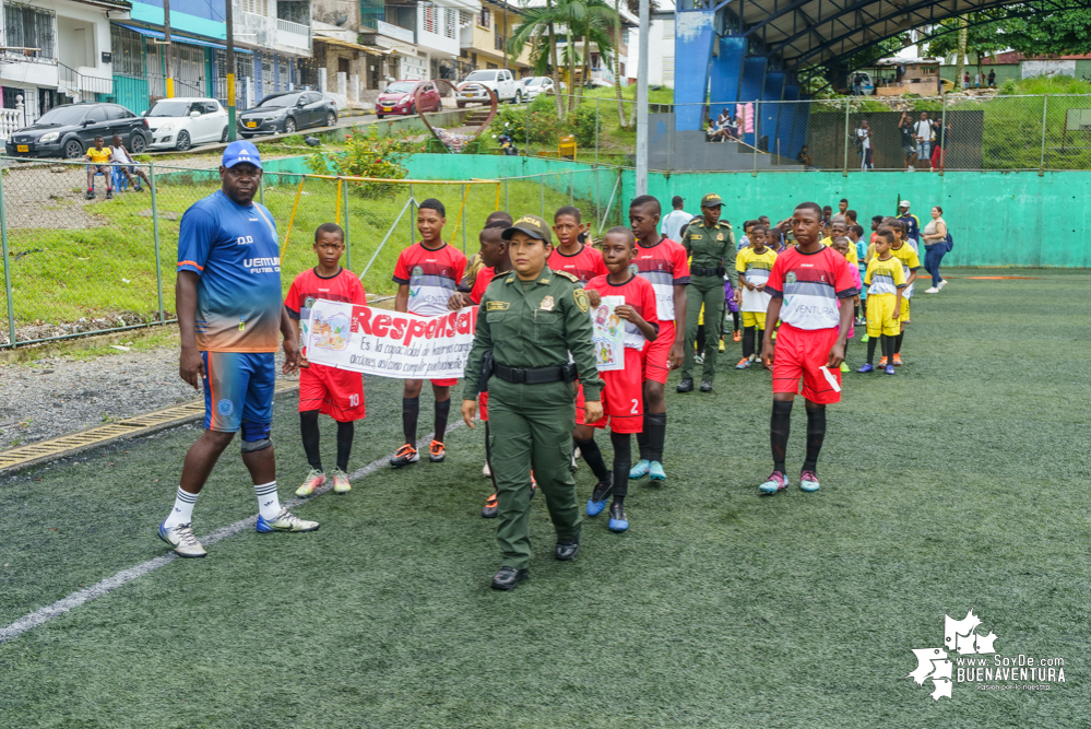 Avanza con éxito el torneo de fútbol Copa Sin Fronteras, auspiciado por la Policía, la Diócesis de Buenaventura y la Fundación Étikaverde para menores de 10 años