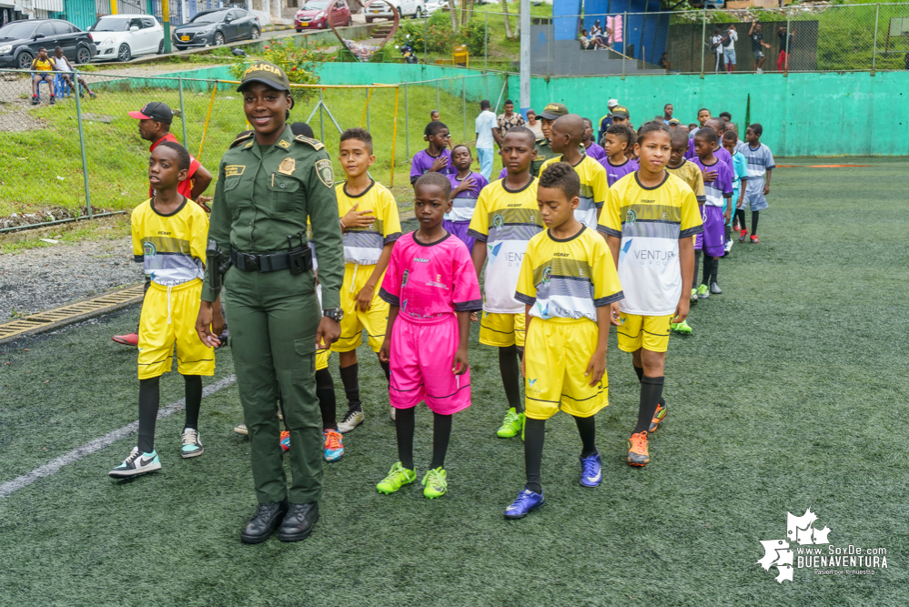 Avanza con éxito el torneo de fútbol Copa Sin Fronteras, auspiciado por la Policía, la Diócesis de Buenaventura y la Fundación Étikaverde para menores de 10 años