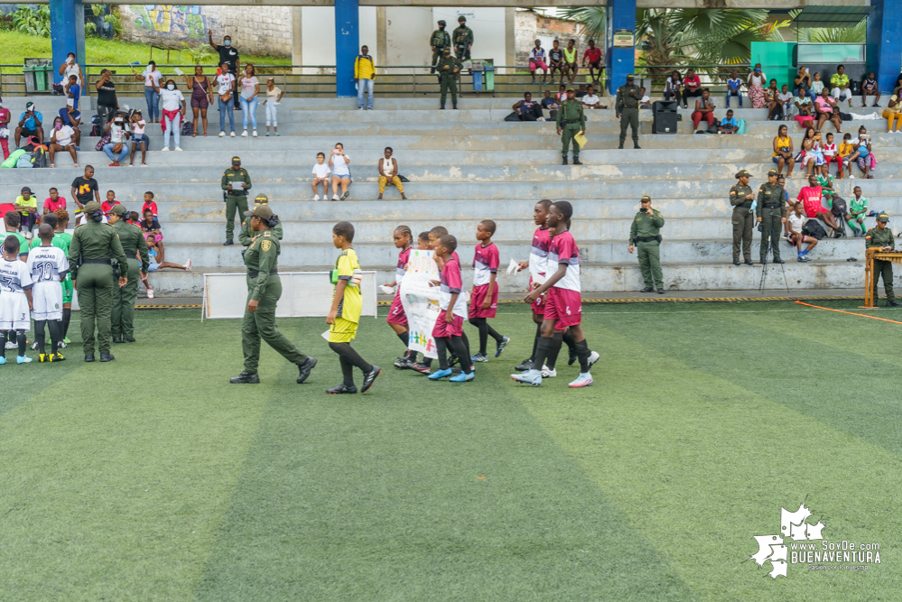 Avanza con éxito el torneo de fútbol Copa Sin Fronteras, auspiciado por la Policía, la Diócesis de Buenaventura y la Fundación Étikaverde para menores de 10 años