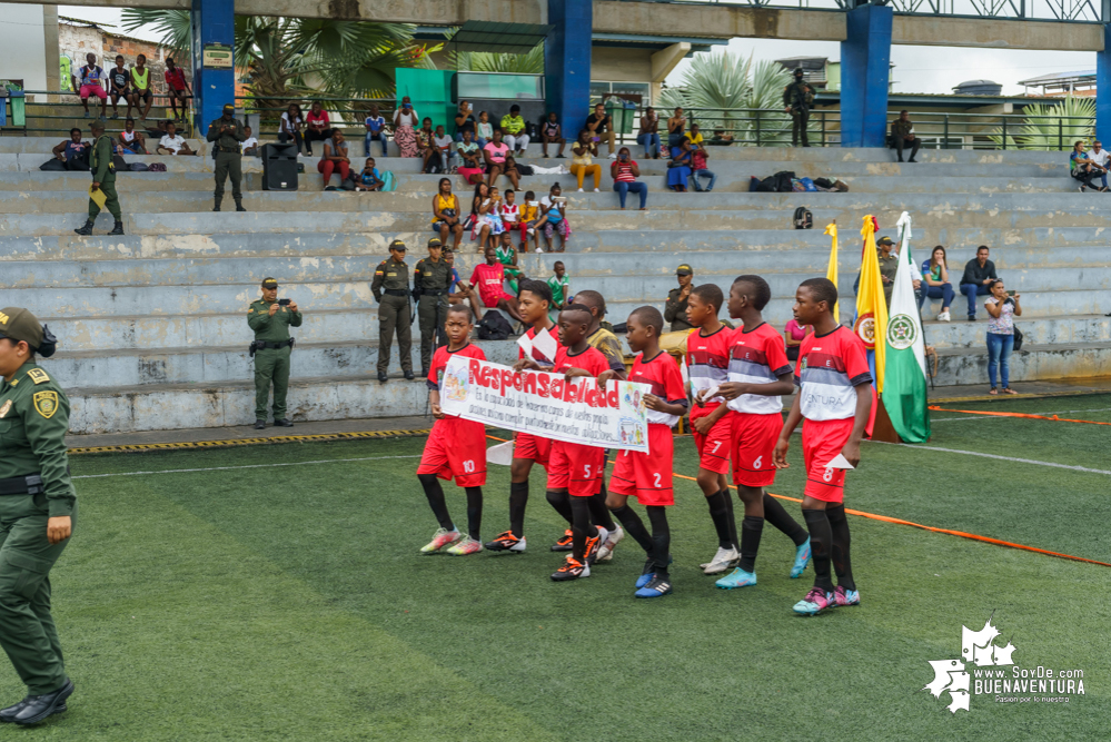 Avanza con éxito el torneo de fútbol Copa Sin Fronteras, auspiciado por la Policía, la Diócesis de Buenaventura y la Fundación Étikaverde para menores de 10 años