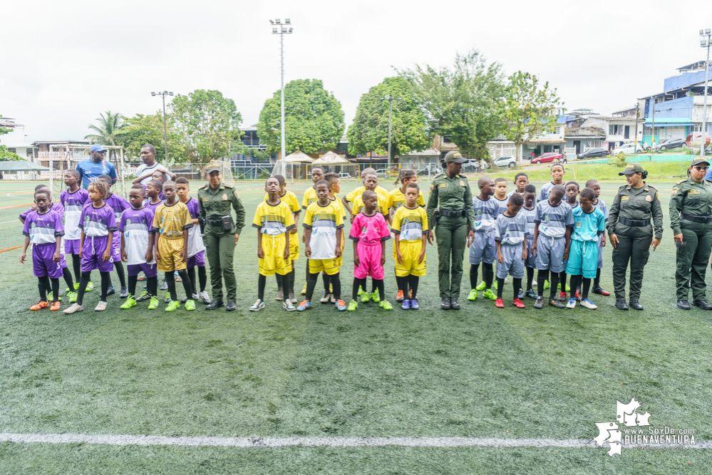 Avanza con éxito el torneo de fútbol Copa Sin Fronteras, auspiciado por la Policía, la Diócesis de Buenaventura y la Fundación Étikaverde para menores de 10 años