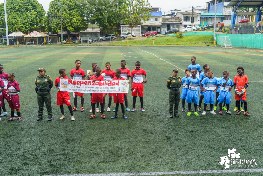 Avanza con éxito el torneo de fútbol Copa Sin Fronteras, auspiciado por la Policía, la Diócesis de Buenaventura y la Fundación Étikaverde para menores de 10 años