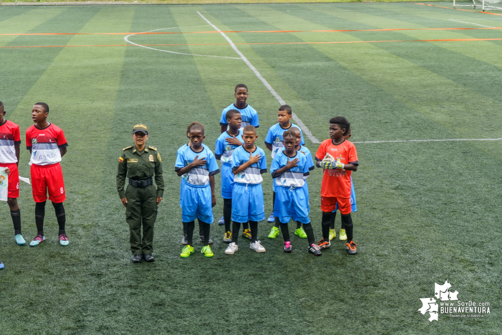 Avanza con éxito el torneo de fútbol Copa Sin Fronteras, auspiciado por la Policía, la Diócesis de Buenaventura y la Fundación Étikaverde para menores de 10 años