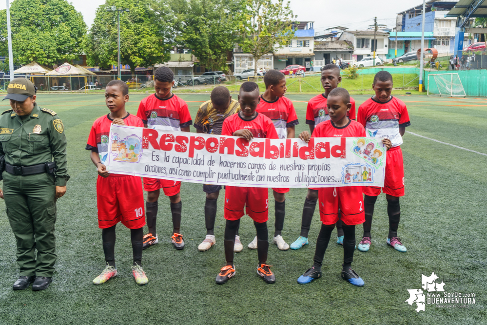 Avanza con éxito el torneo de fútbol Copa Sin Fronteras, auspiciado por la Policía, la Diócesis de Buenaventura y la Fundación Étikaverde para menores de 10 años