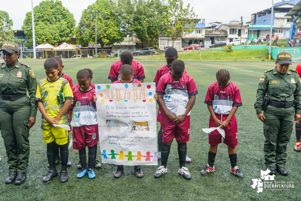 Avanza con éxito el torneo de fútbol Copa Sin Fronteras, auspiciado por la Policía, la Diócesis de Buenaventura y la Fundación Étikaverde para menores de 10 años
