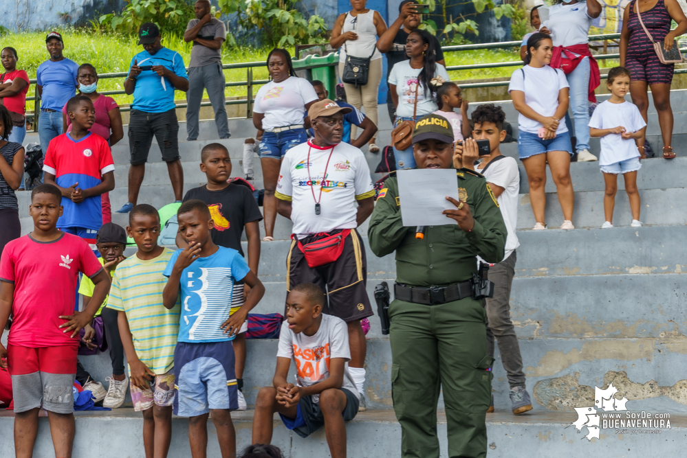 Avanza con éxito el torneo de fútbol Copa Sin Fronteras, auspiciado por la Policía, la Diócesis de Buenaventura y la Fundación Étikaverde para menores de 10 años