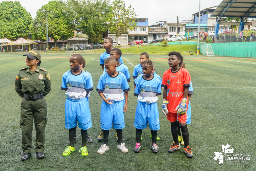 Avanza con éxito el torneo de fútbol Copa Sin Fronteras, auspiciado por la Policía, la Diócesis de Buenaventura y la Fundación Étikaverde para menores de 10 años