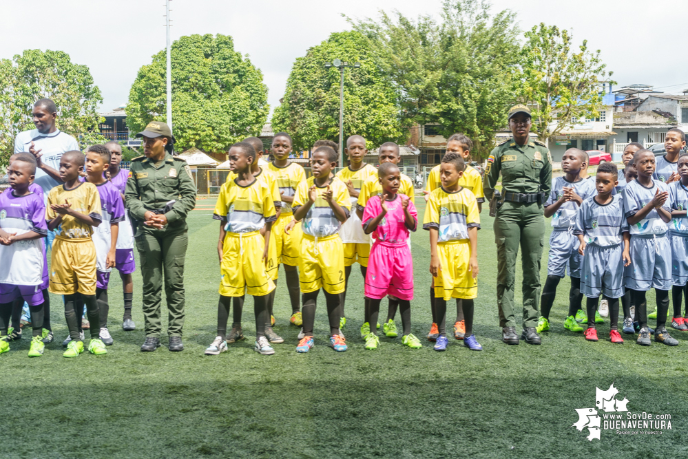 Avanza con éxito el torneo de fútbol Copa Sin Fronteras, auspiciado por la Policía, la Diócesis de Buenaventura y la Fundación Étikaverde para menores de 10 años